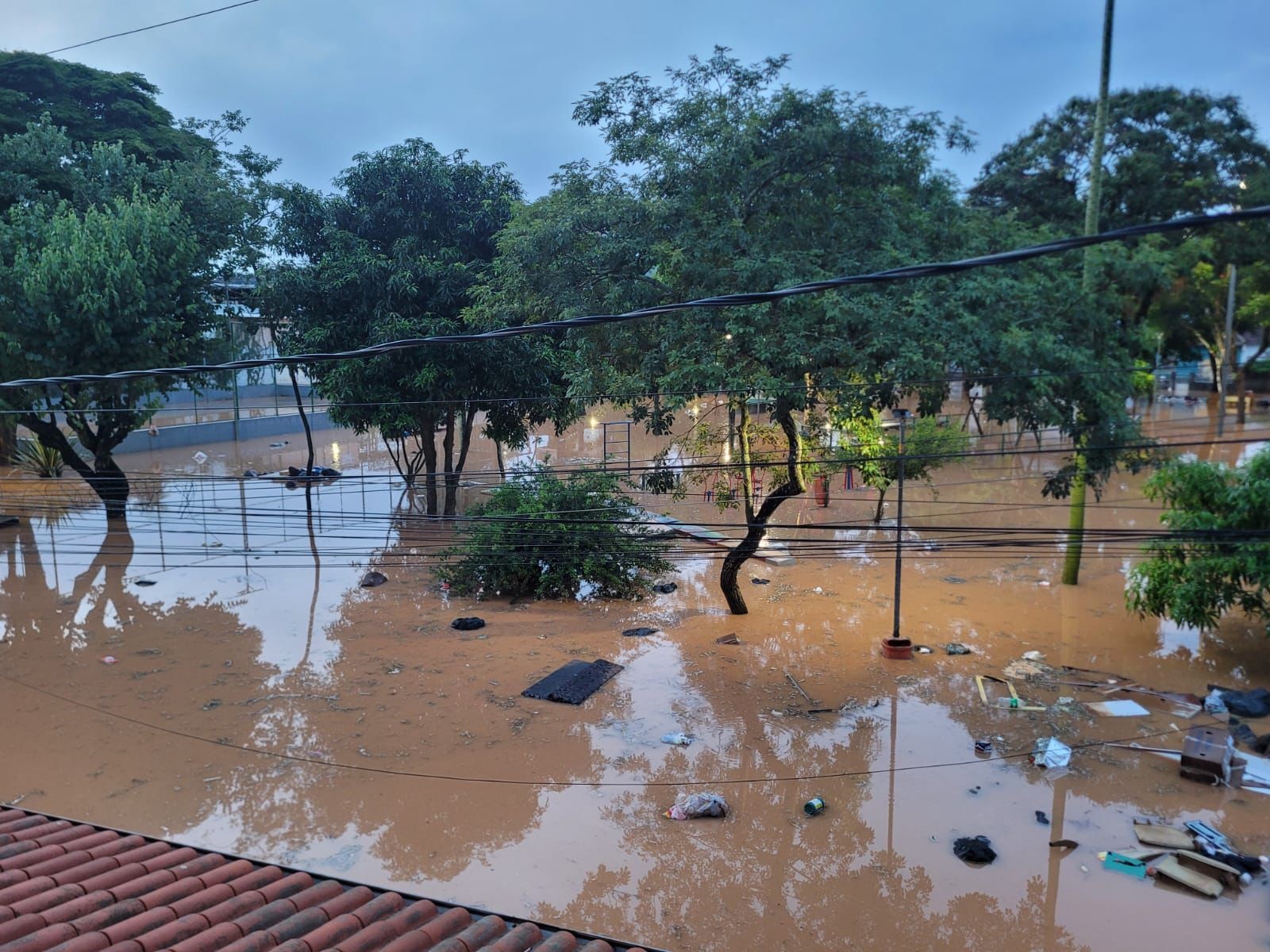 Prefeitura inicia vistorias em imóveis para obras de macrodrenagem no bairro Industrial, em Juiz de Fora