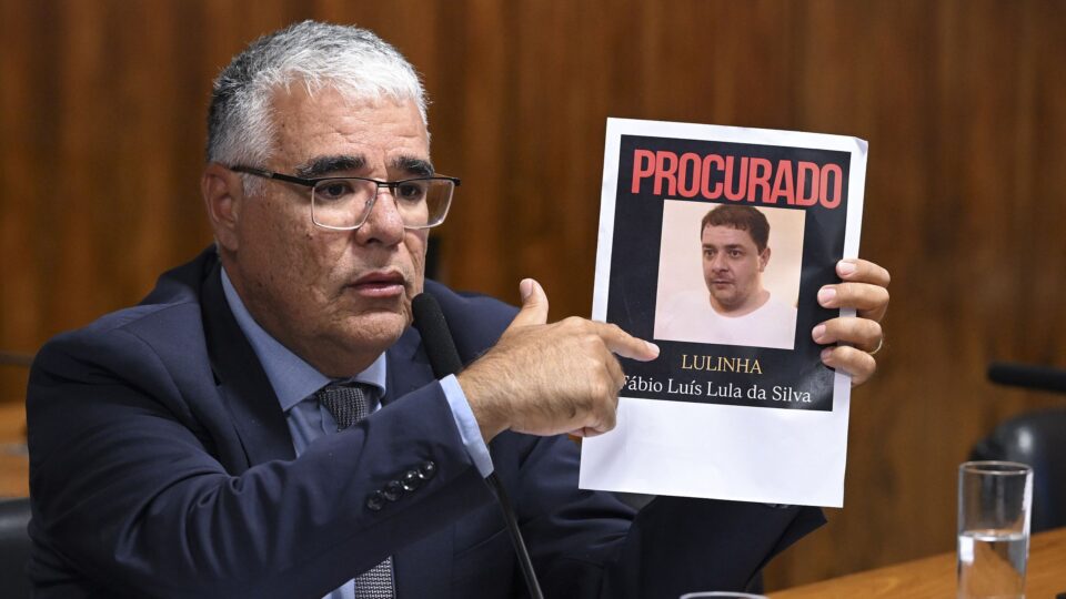 PF foca investigação de Lulinha em elo com Careca do INSS, ida para a Espanha e empresa de gaveta